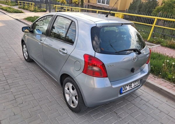Toyota Yaris cena 15900 przebieg: 189000, rok produkcji 2006 z Kraśnik małe 407